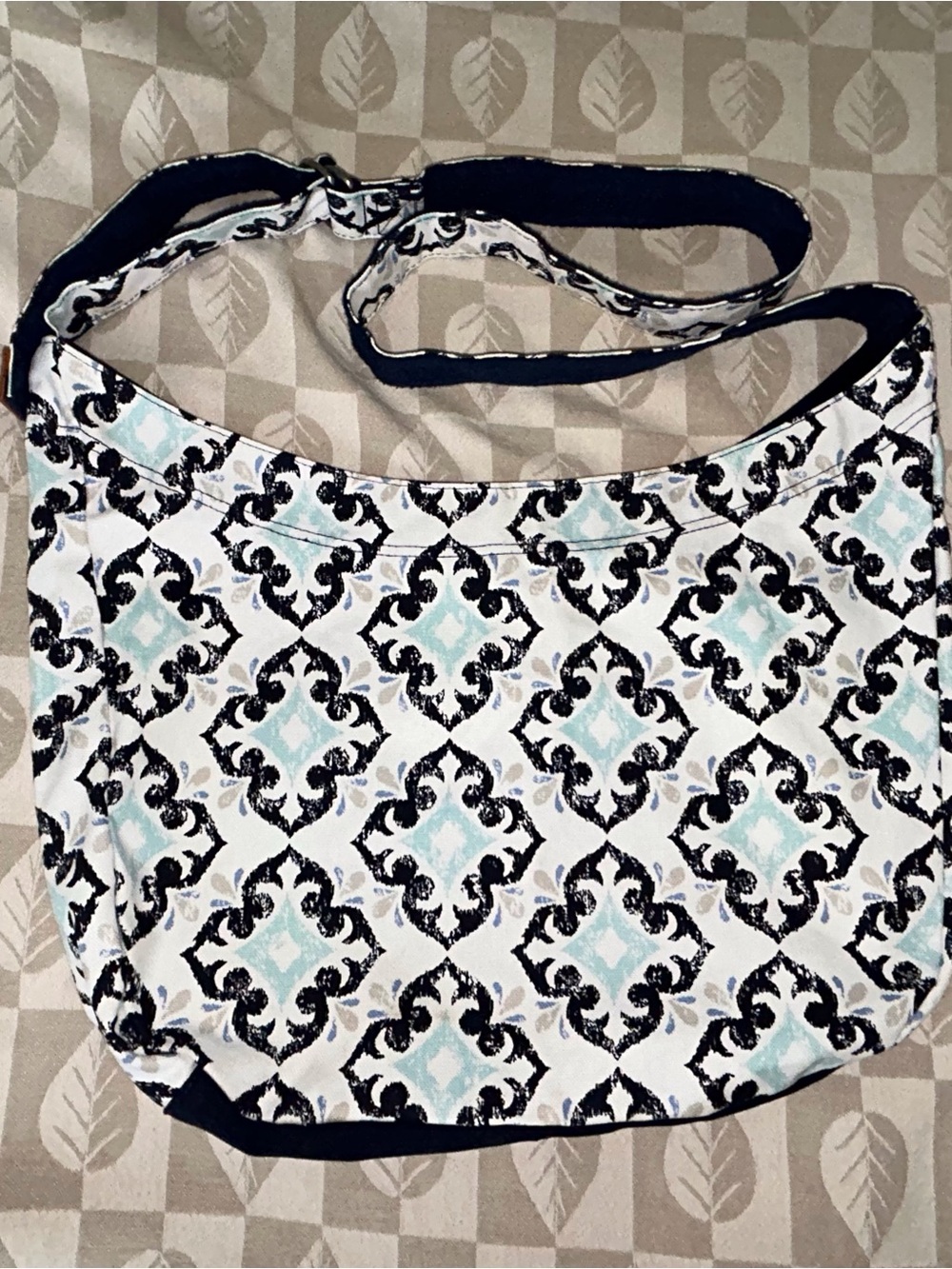 Thirty-one Retro Metro Crossbody - Fab Flourish